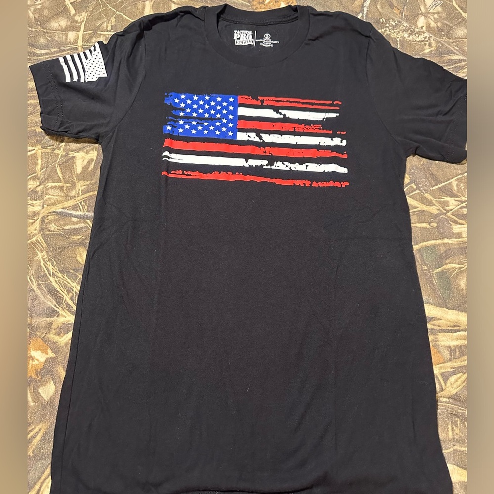 2018 Never worn “AMERICAN FLAG” USA American Patriotic T-Shirt